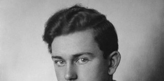 Ferry Porsche biography Ferry Porsche Biography: Portrait of young Ferry Porsche. Credit: Porsche AG