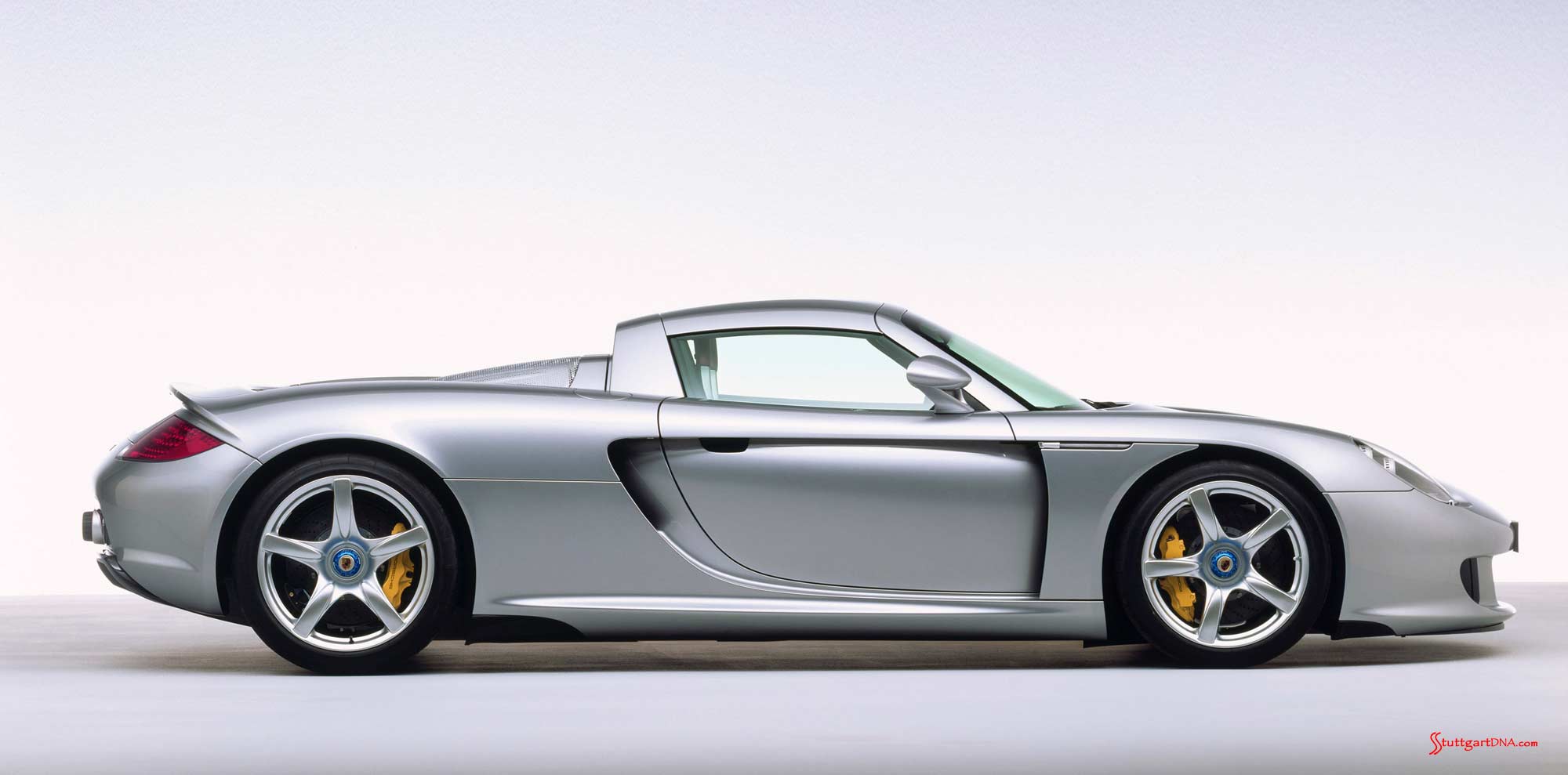 Porsche supercars Porsche supercars: Carrera GT, 2003, right side. Credit: Porsche AG